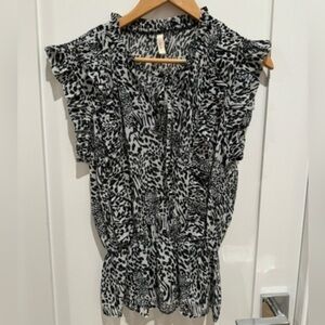Tiger print or cat print blouse black and white size M